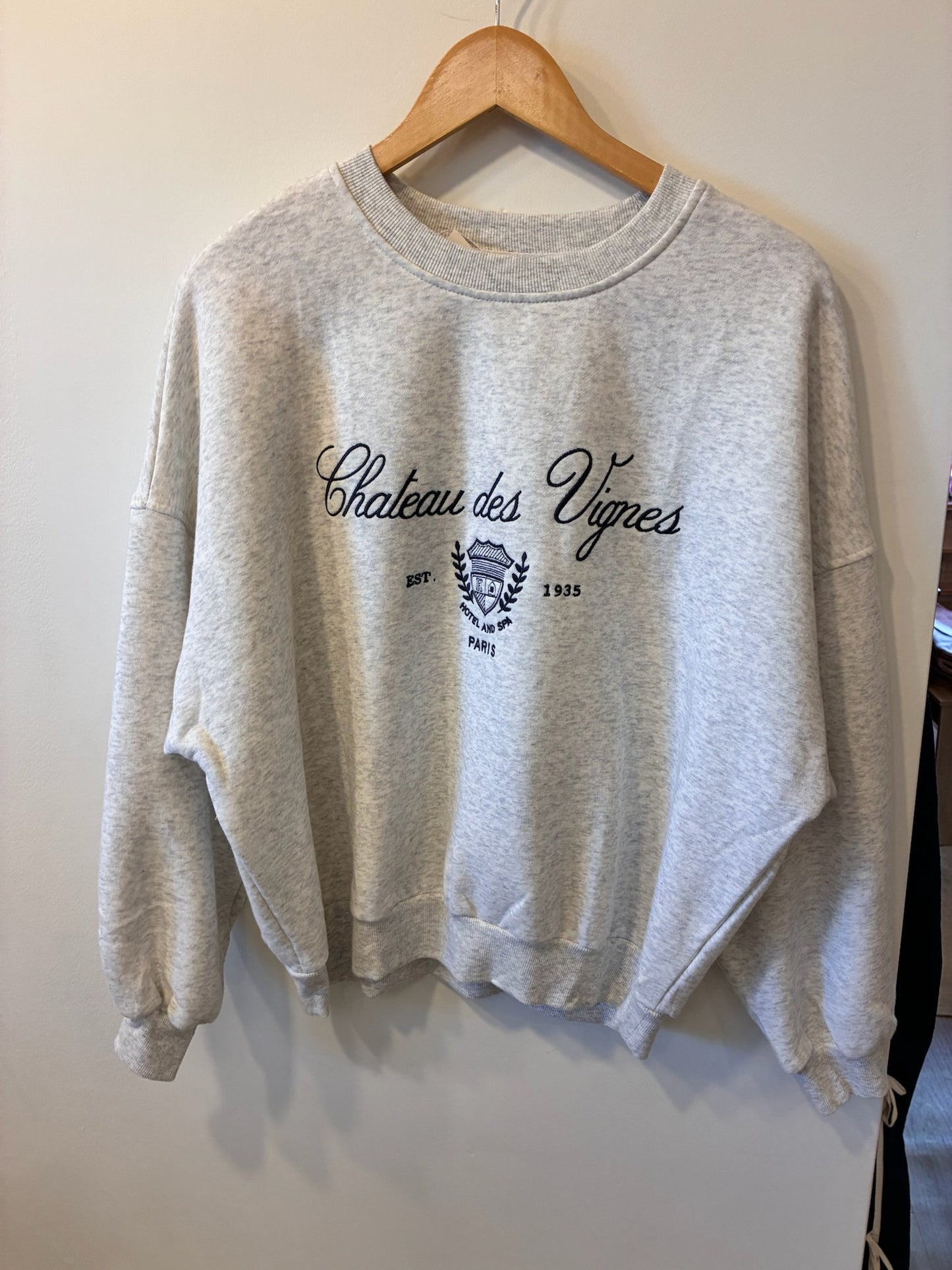 Château Graphic Sweatshirt (Heather Grey)