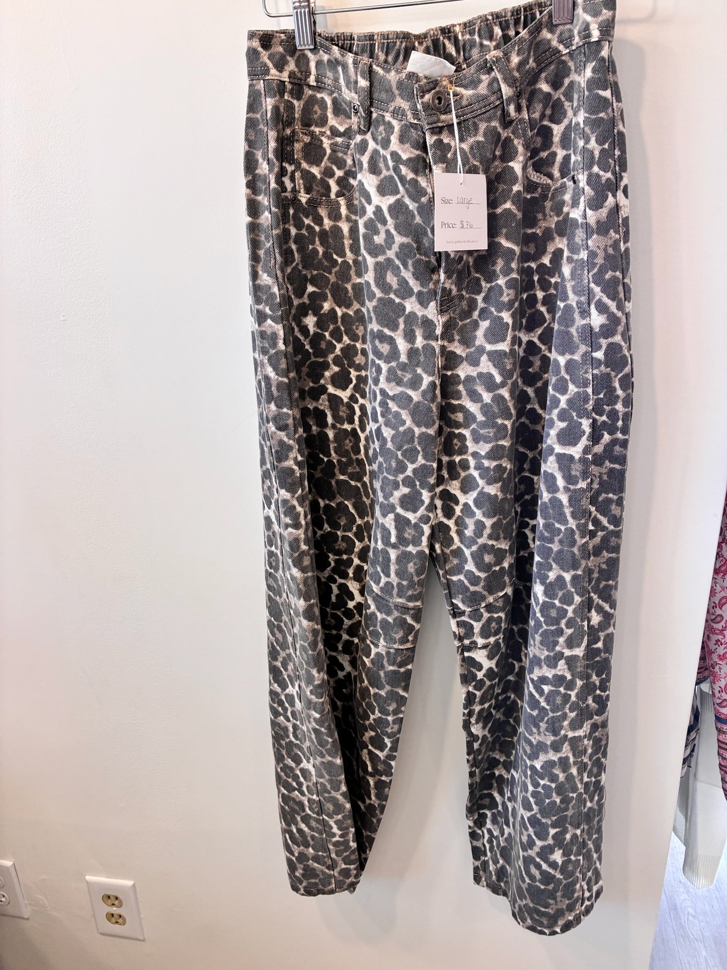 Aria Leopard Denim Barrel Jeans (tan/black)