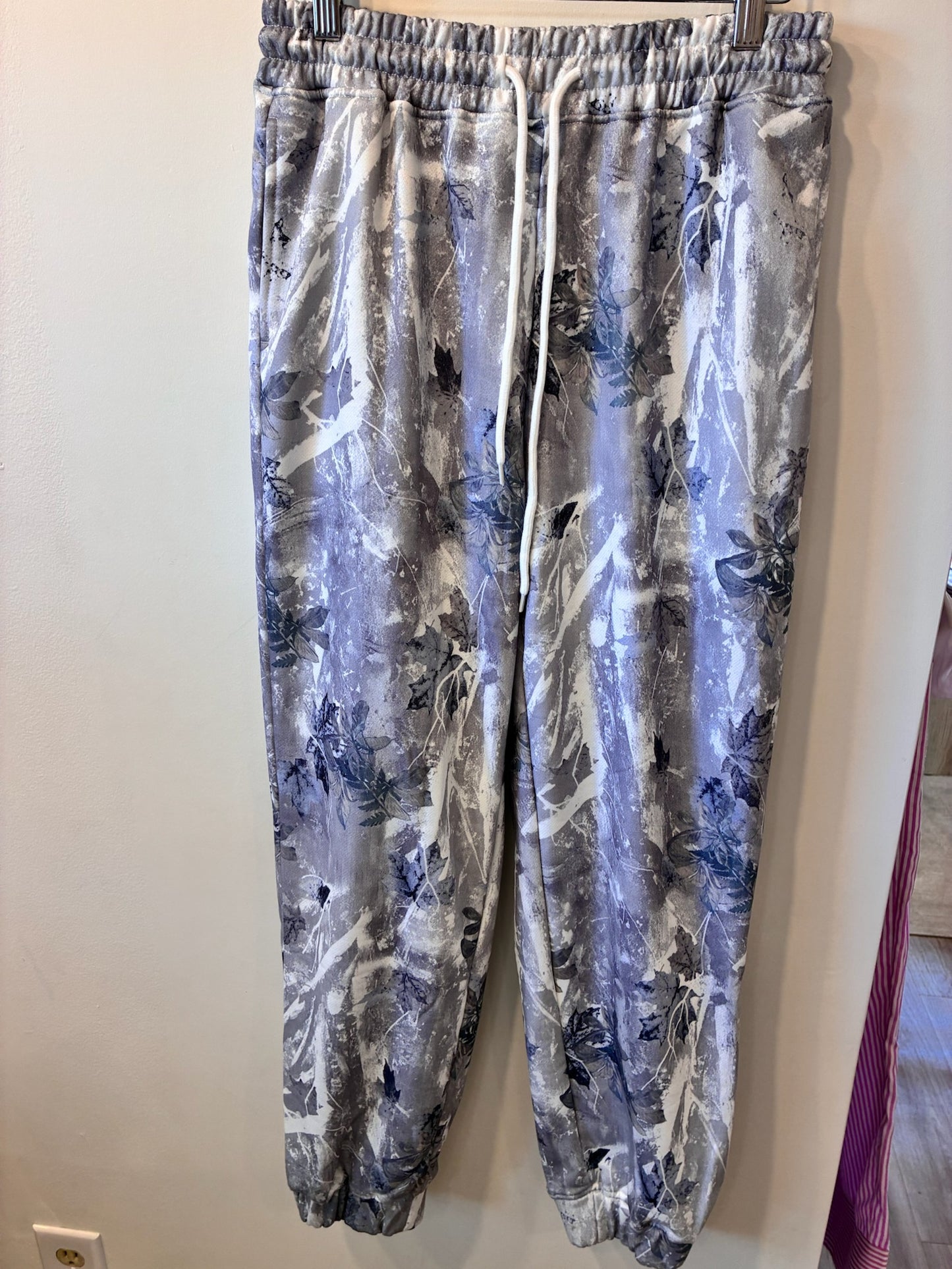 Winter Brush Joggers (grey camo print)