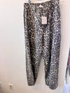 Aria Leopard Denim Barrel Jeans (tan/black)