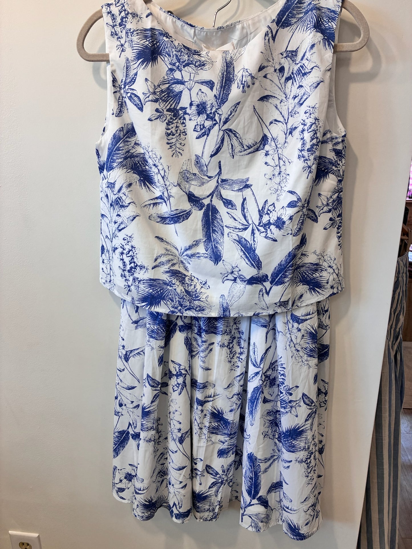 Blue Botanical Two-Piece Set (White/Blue)