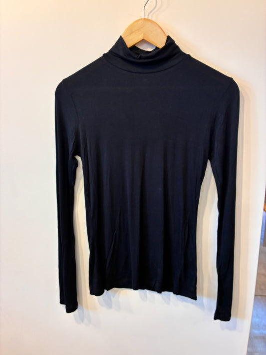 Essential Soft Turtleneck (Black)