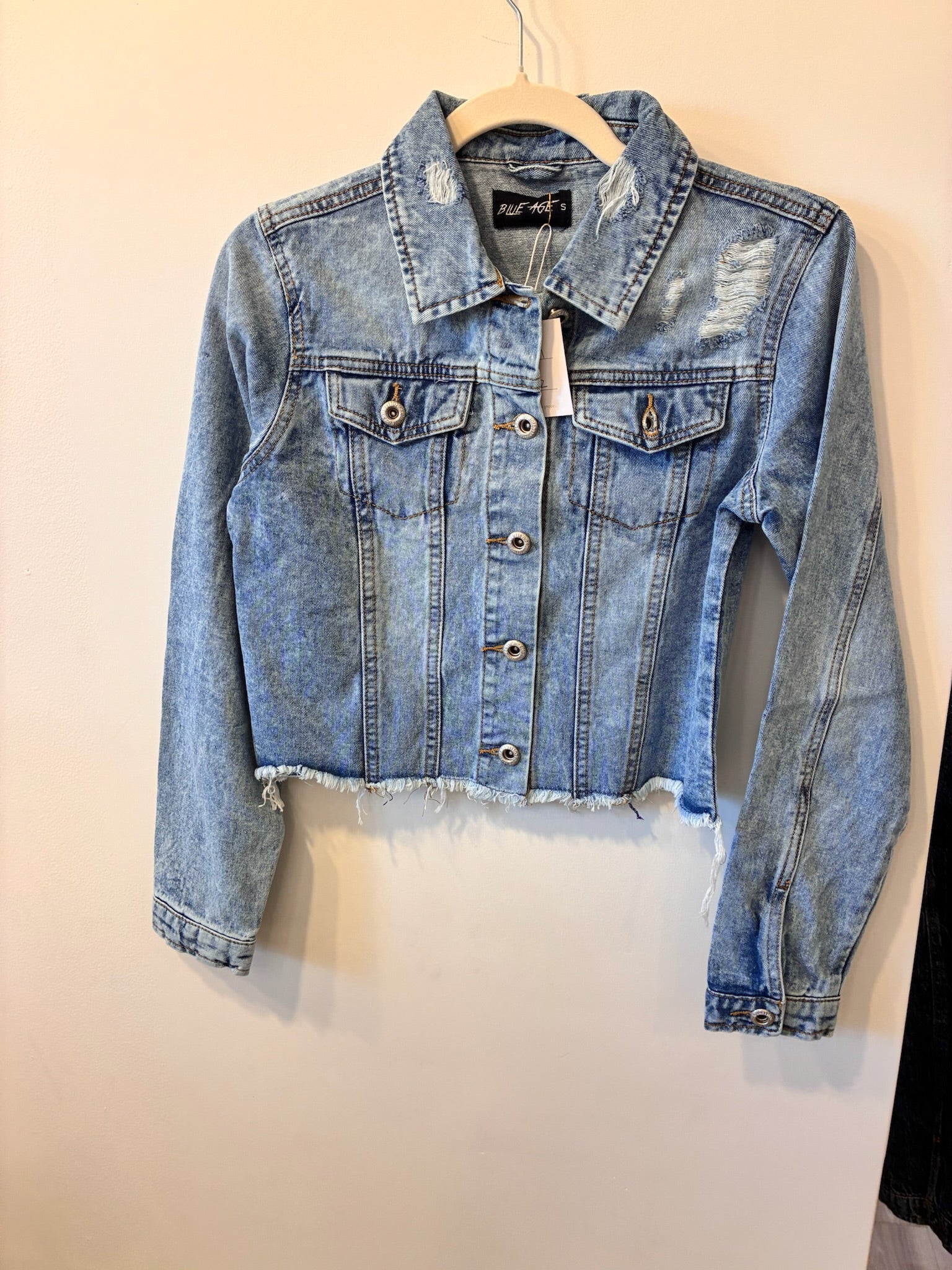 Cropped Raw-Hem Denim Jacket — Light Wash