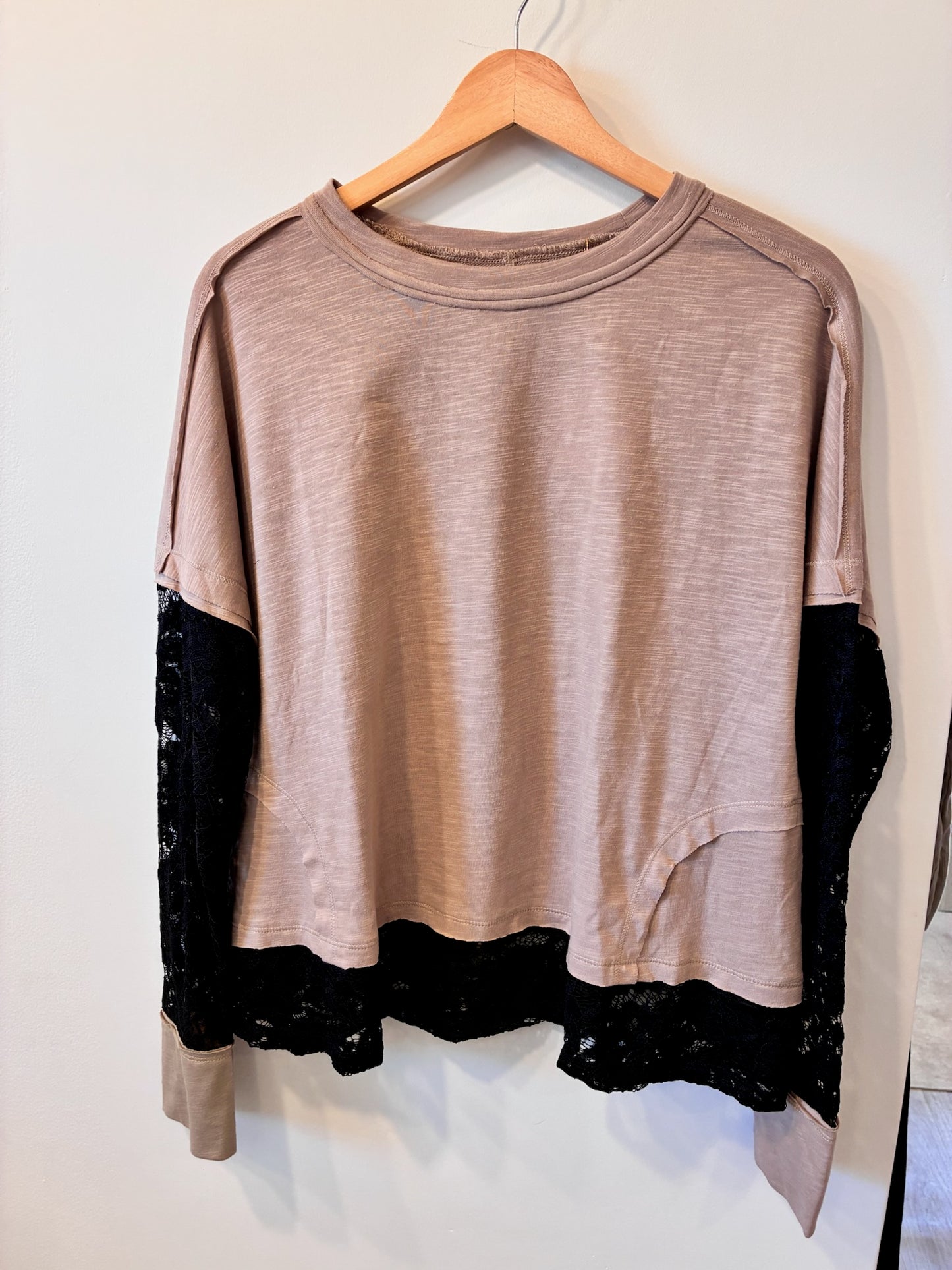 Lace Contrast Pullover Top (Taupe/Black)