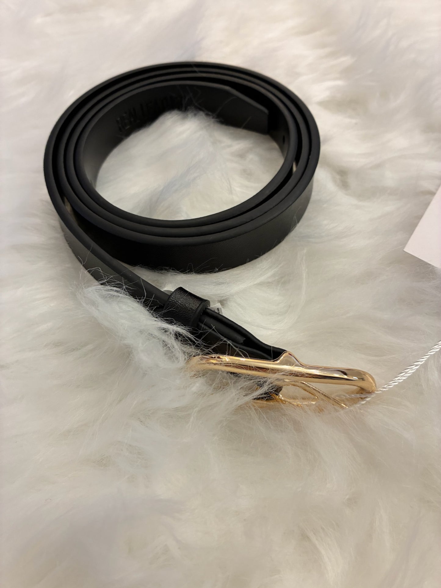 Black Minimal Belt (Gold Buckle)