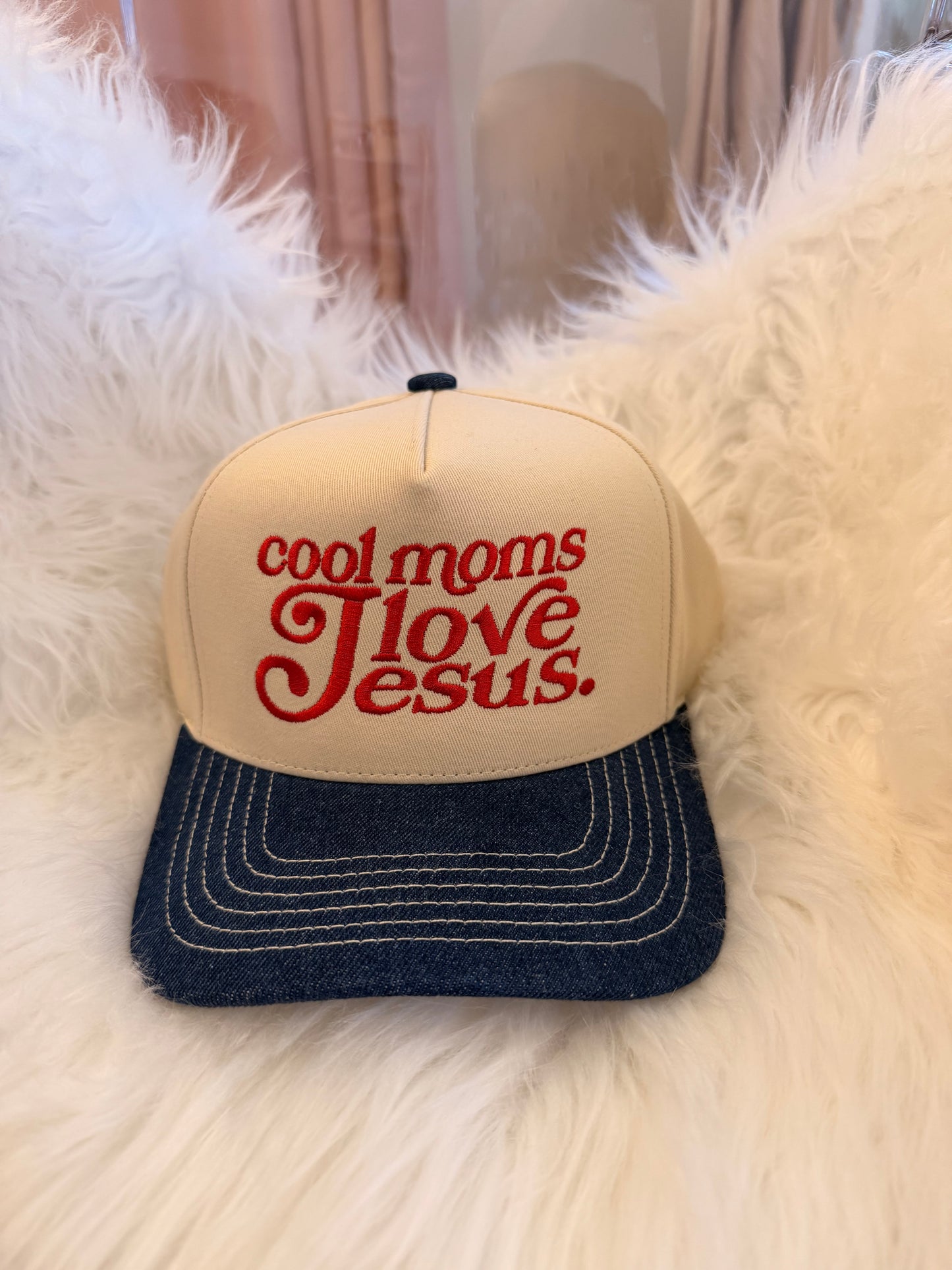 Cool Moms Love Jesus hat