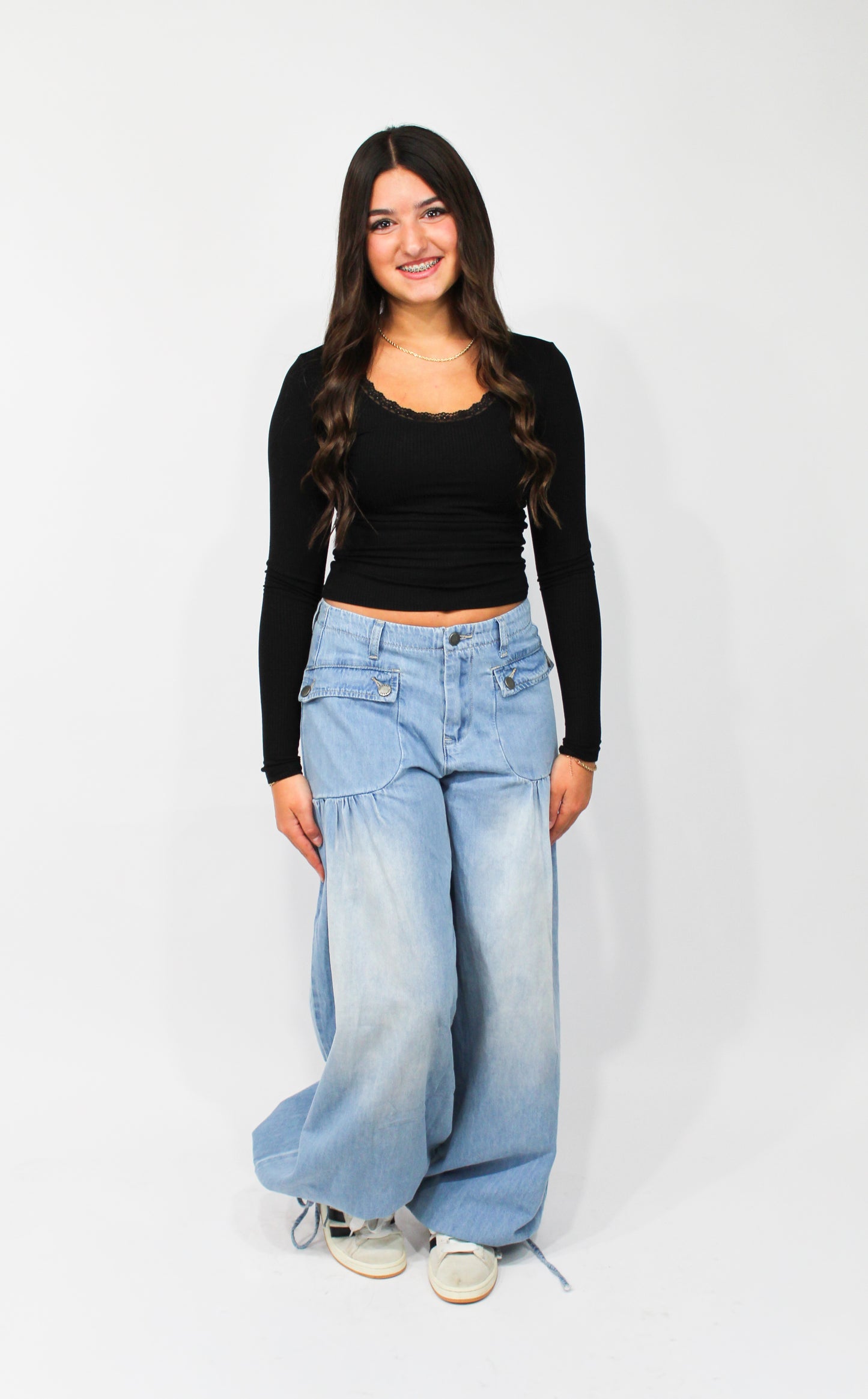 Veveret Denim Wide Leg Pants (Light wash)