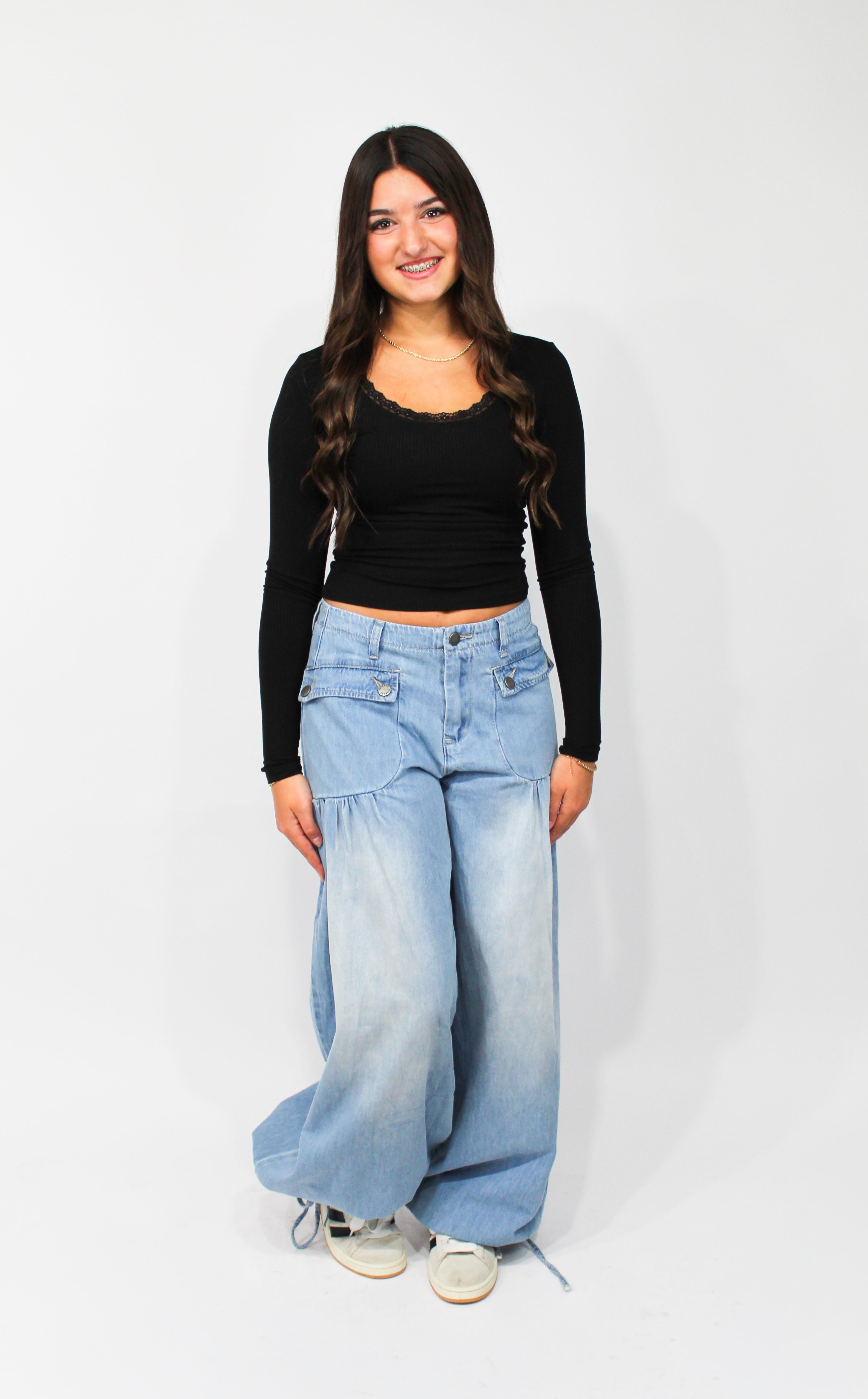 Veveret Denim Wide Leg Pants (Light wash)