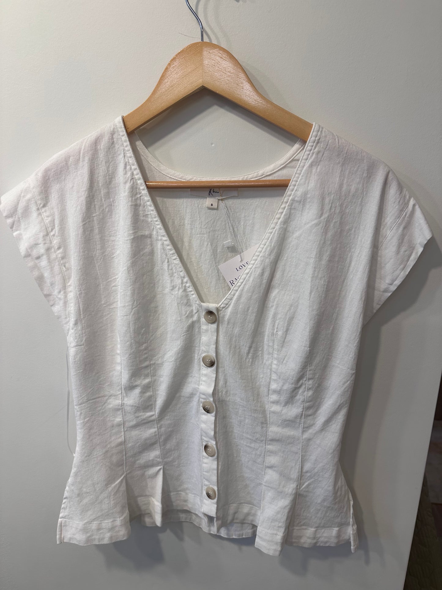 The Soft Linen Button-Front Blouse (white)